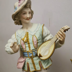 Figurine